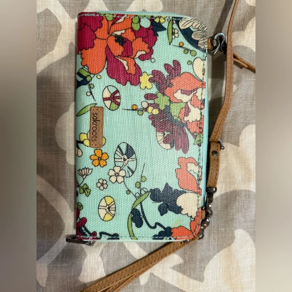 Sakroots Artist Circle Large Smartphone Crossbody Wallet in a floral pattern - Picture 2 of 13